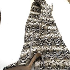 Raye Kai Thigh high Snakeprint Boot in Grey sz 9.5